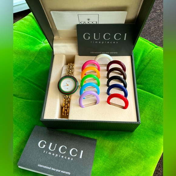 Beautiful DRESSY GUCCI watch w/ change bezels 💚❤️🖤💙🤍💛🧡 - Picture 6 of 12